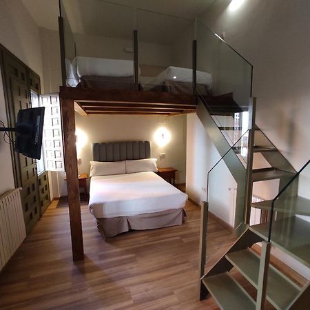 Hotel Leonor De Aquitania Куенка Екстер'єр фото