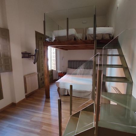 Hotel Leonor De Aquitania Куенка Екстер'єр фото