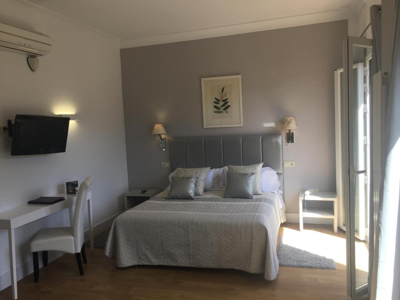 Hotel Leonor De Aquitania Куенка Екстер'єр фото