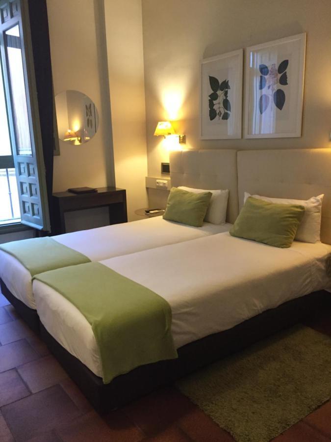 Hotel Leonor De Aquitania Куенка Екстер'єр фото